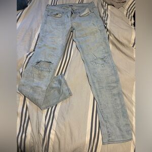 American Eagle light wash skinny jeans | size 6